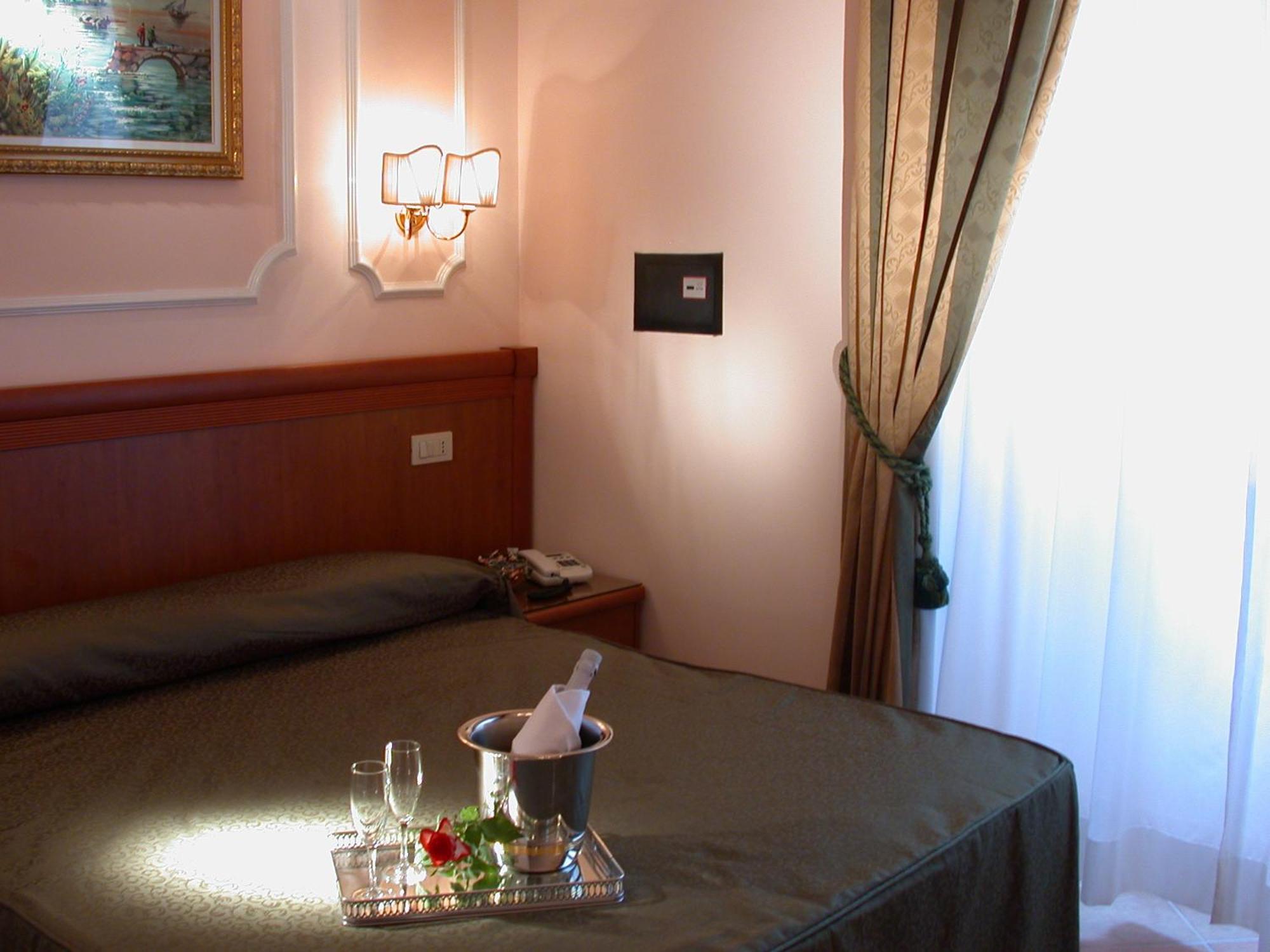 Standard Double Room,1580295377:JPEG